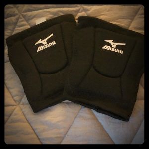 Sports gear (knee pads)